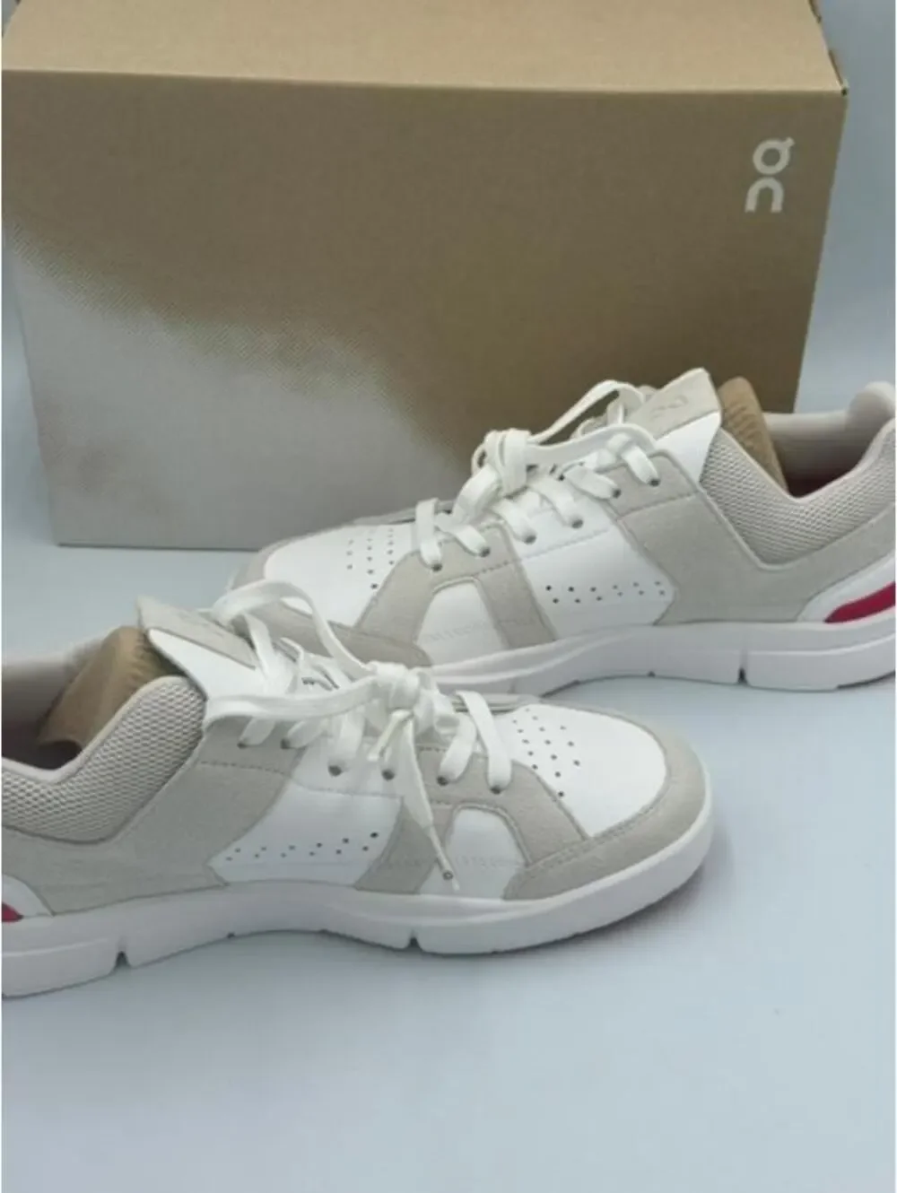 On Cloud The Roger Clubhouse Sneakers Women's Size 8.5 NEW